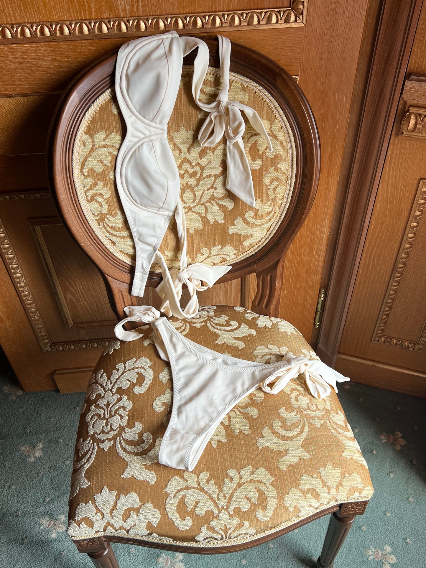 White Lotus Top