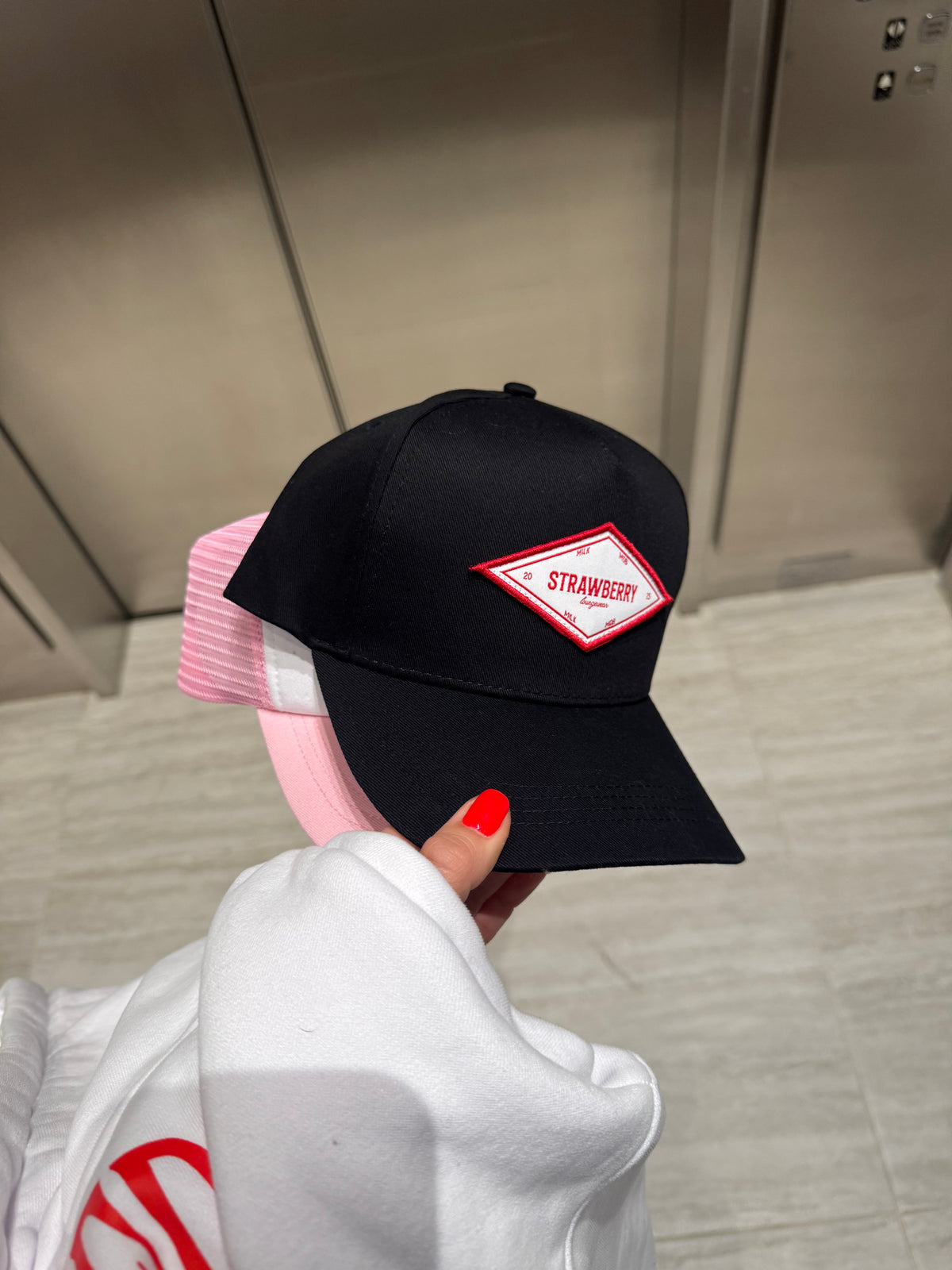 BLACK HAT