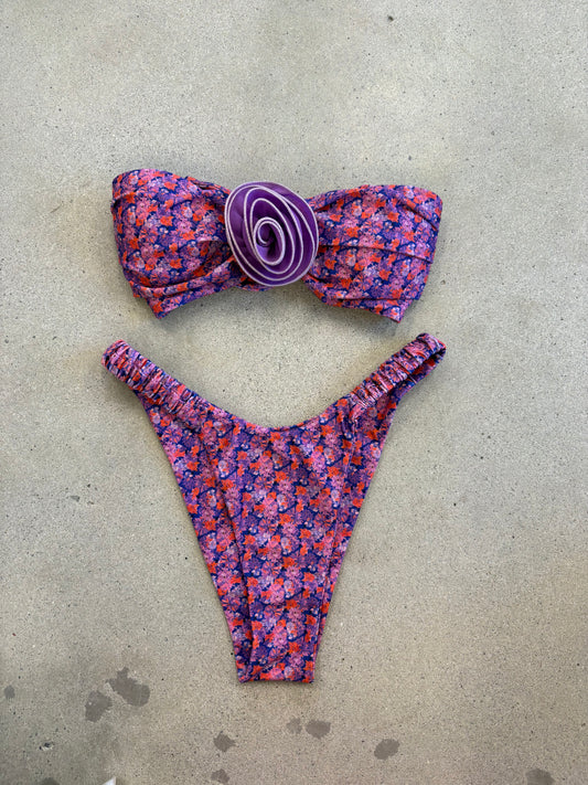 Sample Bikini #109