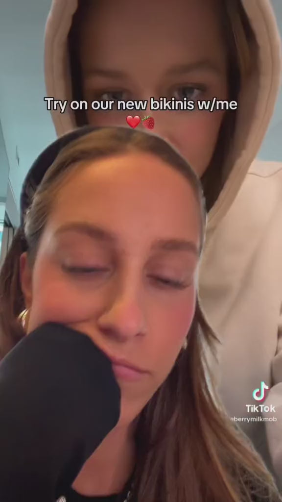 Scarlet Top Strawberry Milk Mob